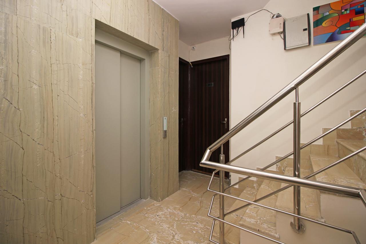 Hotel Nanak Residency Нью-Дели Экстерьер фото
